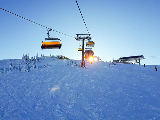 Unsere liebsten Skigebiete und Hütten rund um Tirol